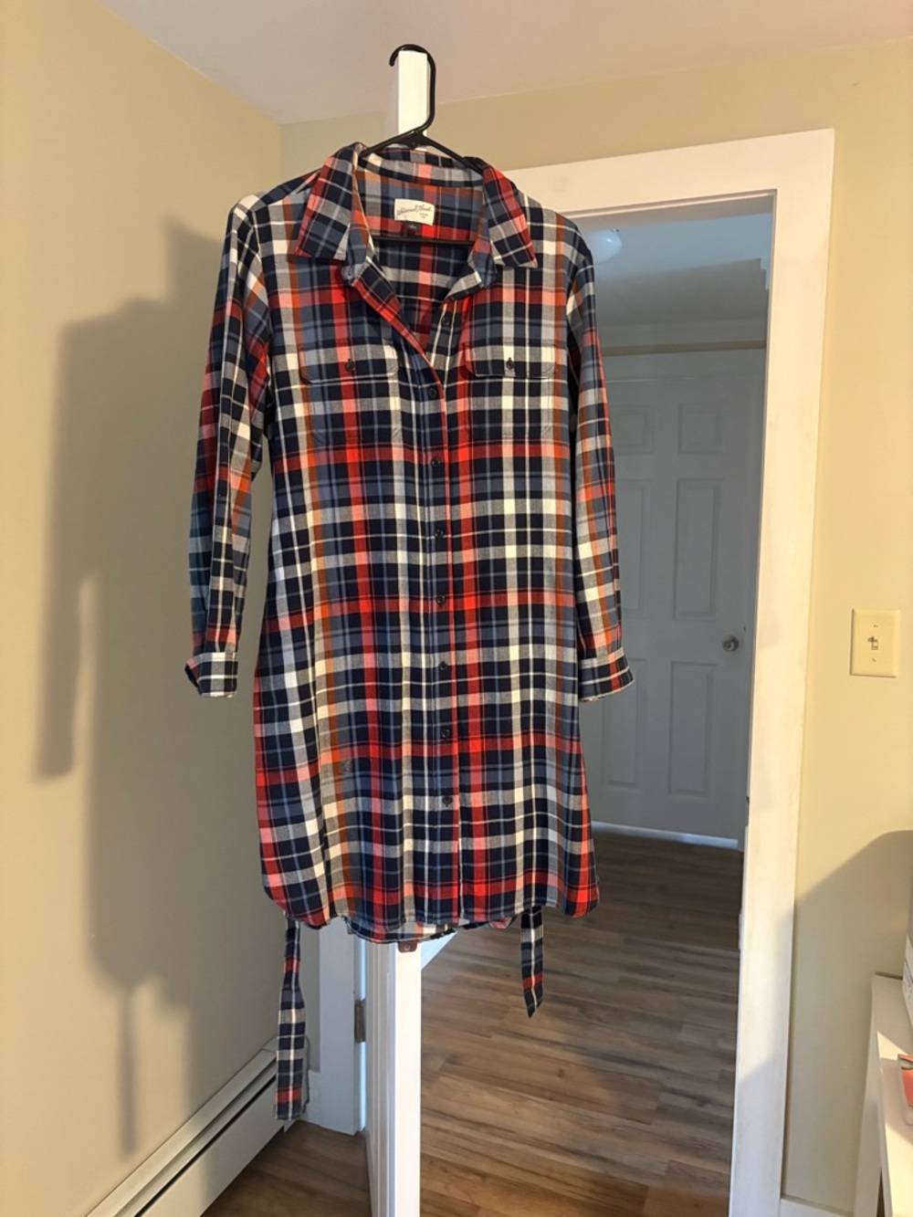 Universal Thread Navy, Red & White Plaid Button-Up Shirt